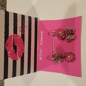 New Betsy Johnson flowers and butterfly 🦋